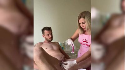 Russian MILF slut takes control Florida Man ́s cock