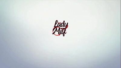 Trío caliente con una pareja de amigos que necesitaban darle un toque picante a su relación (subtítulos en español)